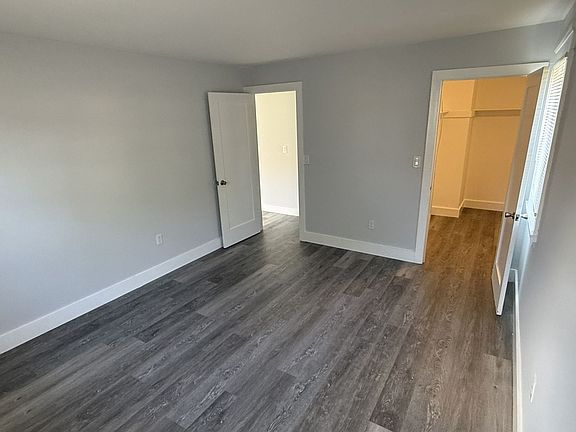 4th image of 33 Willow Dr #2505