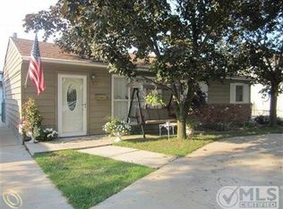 21820 Blackburn St, Saint Clair Shores, MI 48080