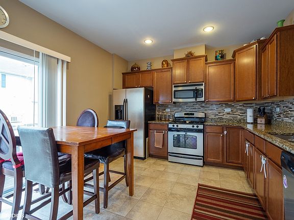 4th image of 750 Sanborn St #750