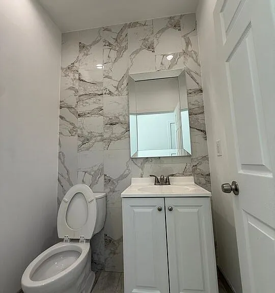6744 Radford Ave — Photo 20