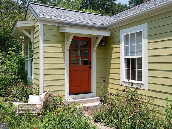 2nd image of 160 Crestview Cir