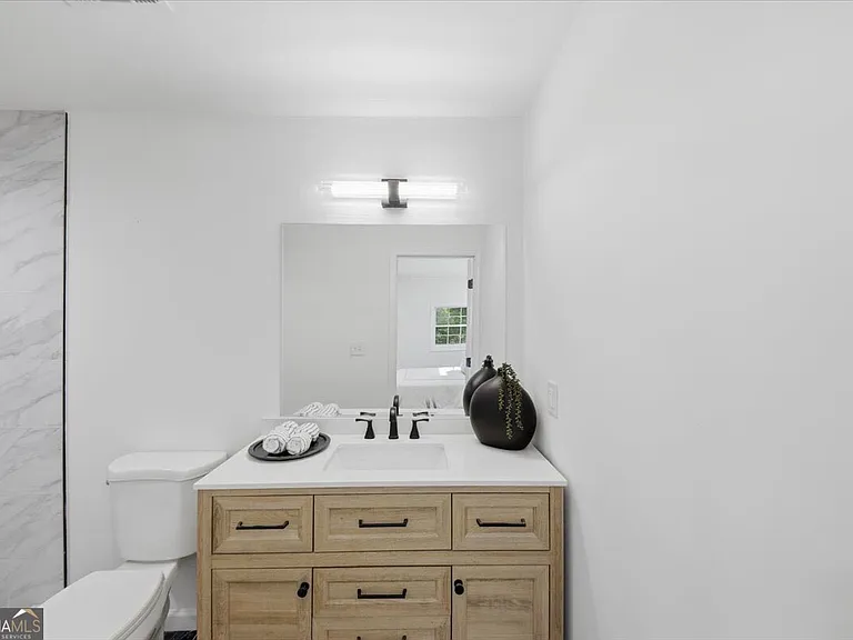 2082 Rosewood Rd — Photo 13