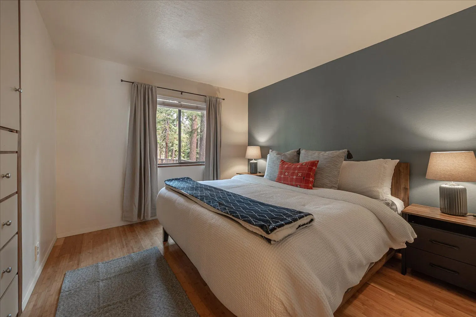 2 bed, 1.0 bath, $4,912 — Photo 4