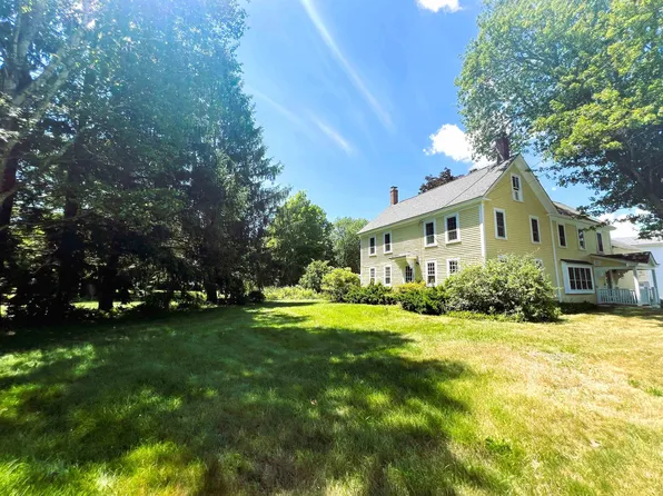 5 Depot Road, Kingston, NH 03848