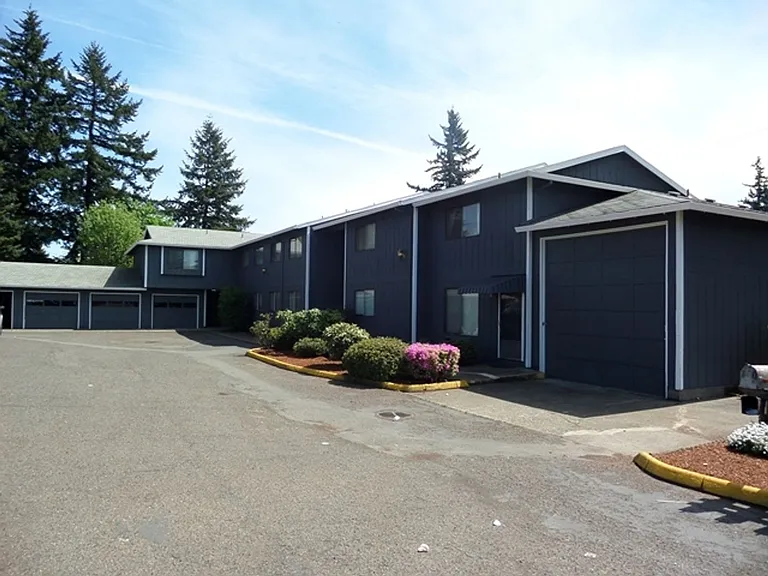 12550 SE Powell Blvd — Photo 16