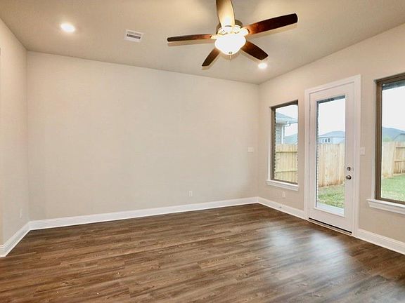 4th image of 2134 Ironwood Pass Dr