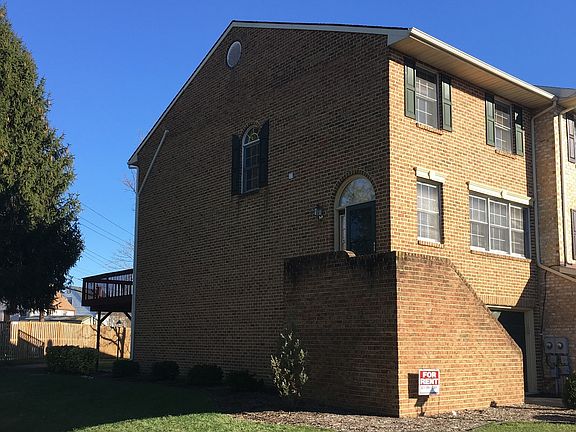 2nd image of 1317 Lindsay Ln