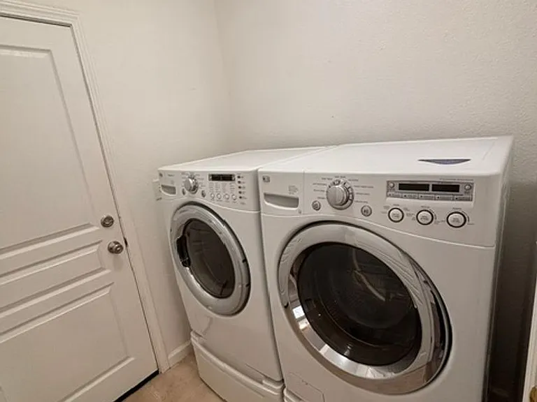 1024 Westcreek Ln — Photo 3