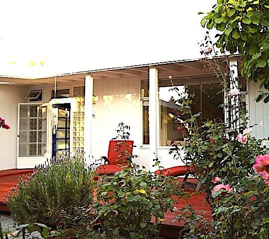 2nd image of 197 Thompson Sq #1