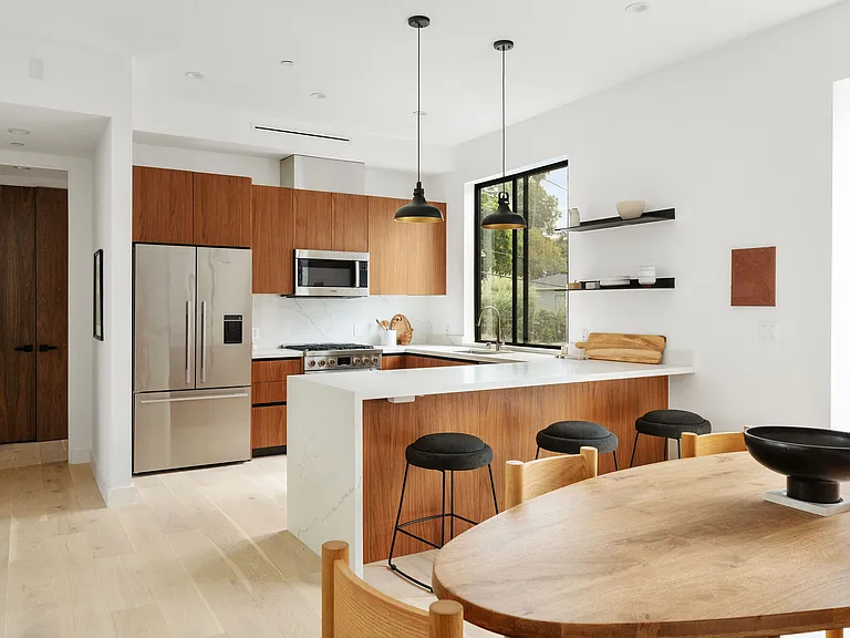 861 Hyperion Ave — Photo 13