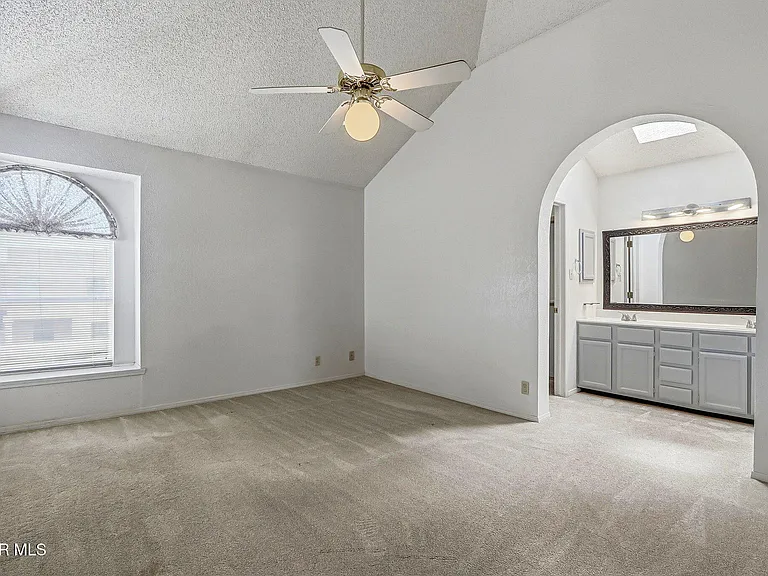 7765 Dianjou Dr — Photo 35