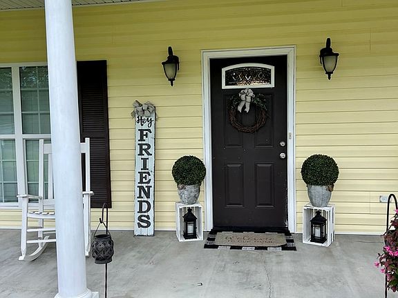 4th image of 286 Michele Ln