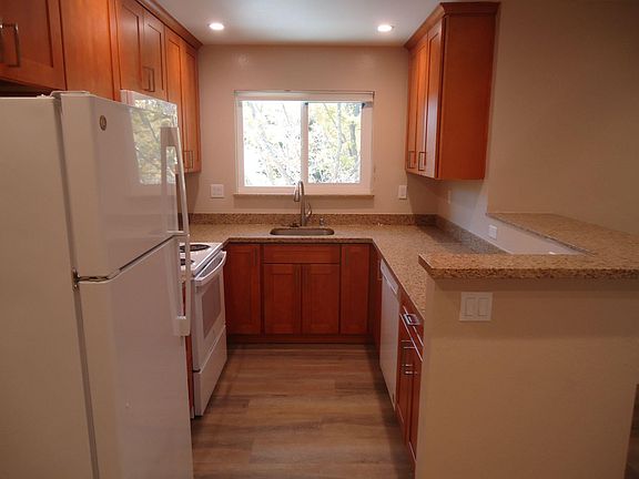 2nd image of 87 Glen Eyrie Ave #3
