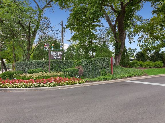 Entry to Hinsdale Golf Club