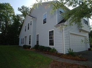 125 Dorothy Dr, Yorktown, VA 23692