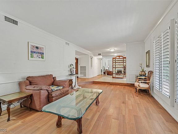 4th image of 3260 E Maule Ave