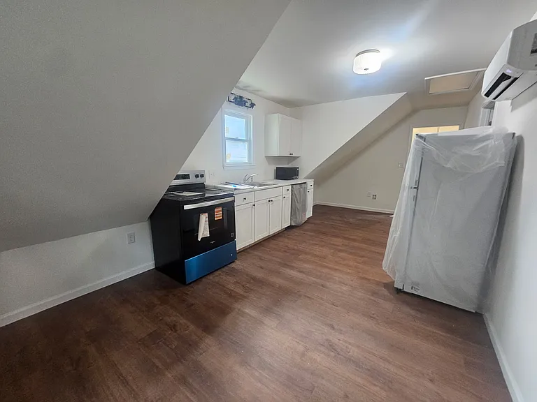 463 Cameron St SE #B — Photo 8