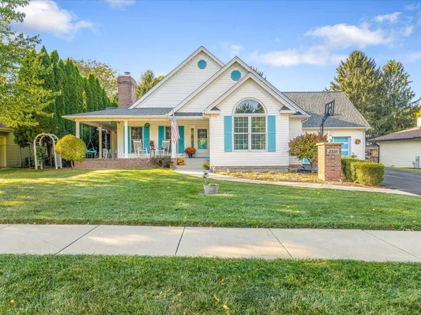 2356 Silverthorn Dr, Rockford, IL 61107