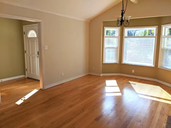 1119 Oregon Ave, Palo Alto, CA 94303