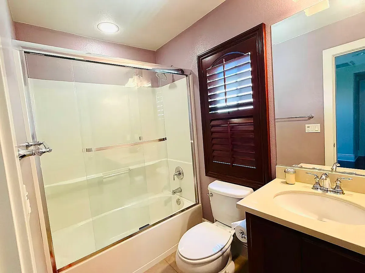 4 bed, 3.5 bath, 2040 sqft, $1,500 — Photo 3