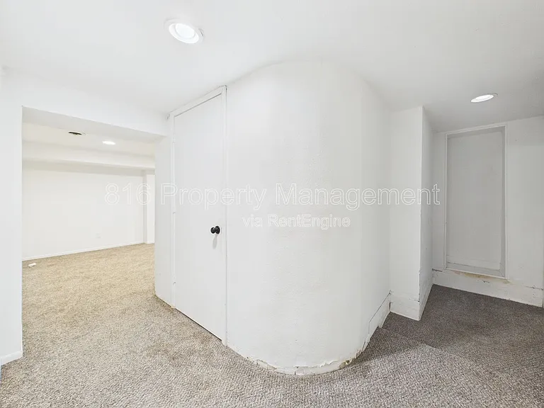 622 Christopher St — Photo 31