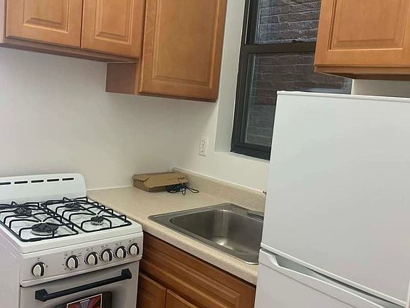 4th image of 214 Canal St #17