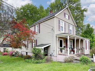 80 New Milford Ave, Dumont, NJ 07628