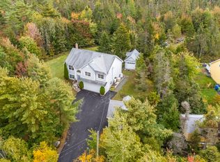 521 Piggott Ave, Fall River, NS B2T 1Z1
