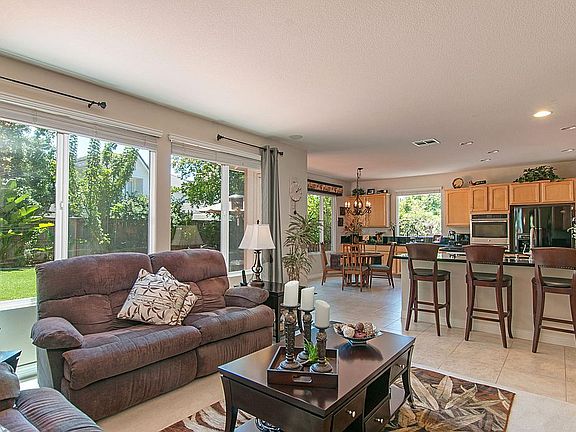 5th image of 1675 Windemere Dr