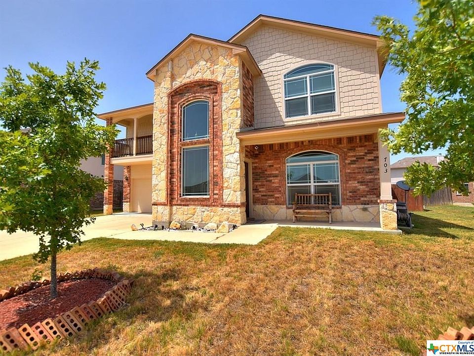1st image of 703 W Vega Ln