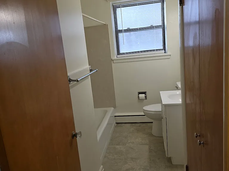 323 W Hayes St #2 — Photo 3