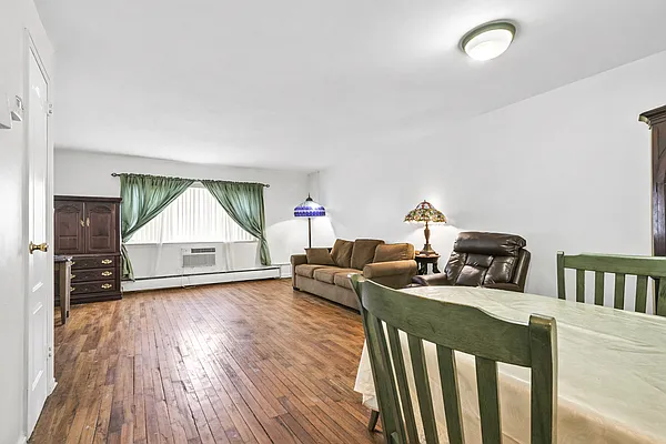 Sold by Mitra Hakimi Realty Group, LLC | media 13