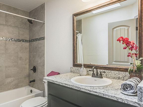 5th image of 317 Kindred Dr