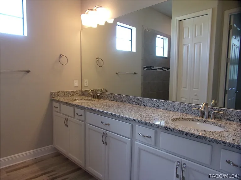 248 E Cumberland Ct — Photo 20