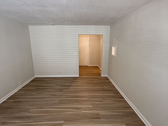 5th image of 721 W Princess Anne Rd