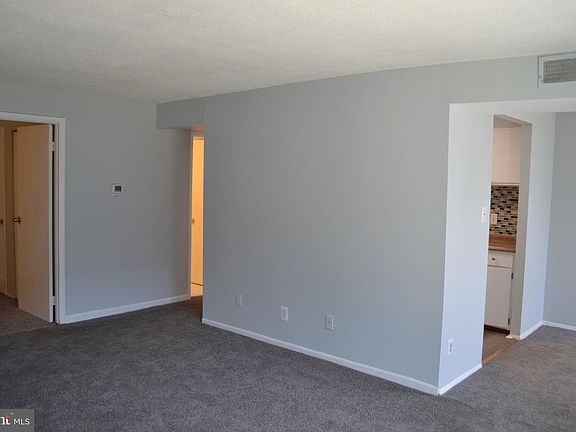 3rd image of 124 Duvall Ln #150-202