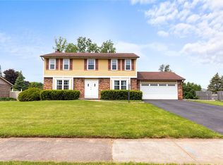 60 Hillbridge Dr, Rochester, NY 14612