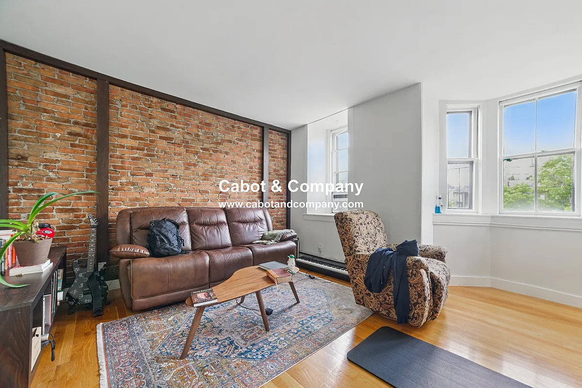 Building Photo - 102 Appleton St #4