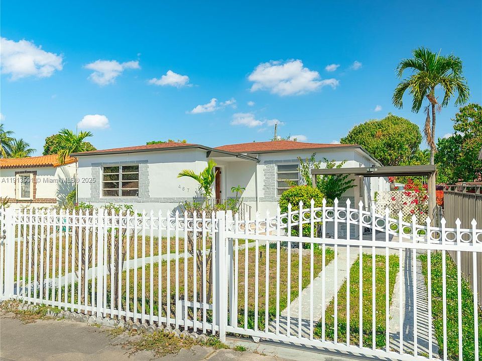 1st image of 467 SE 3rd St