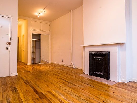 4th image of 277 Driggs Ave Ste 1