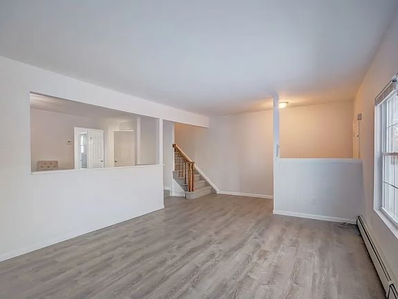 2nd image of 553 Rosevale Ave