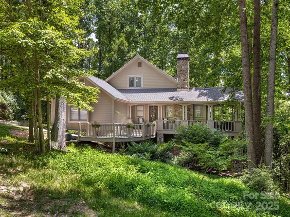 202 Bent Pine Trce, Hendersonville, NC 28739