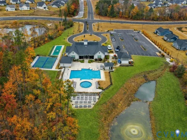 7246 Peyton Randolph Ln, New Kent, VA 23124