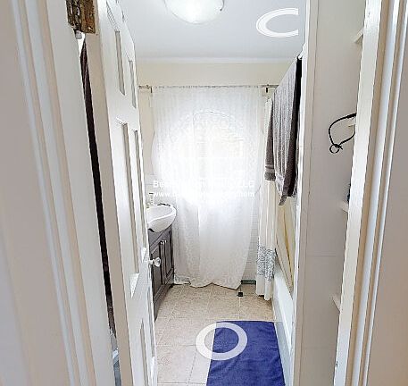 4th image of 38 Gibson St #6C