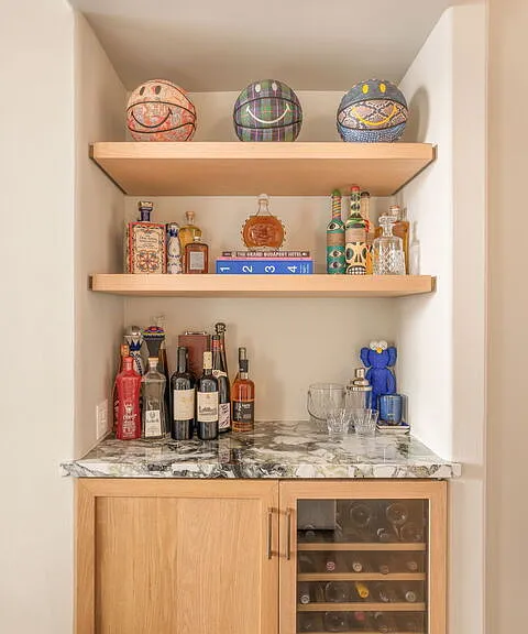 930 N Doheny Dr #103 — Photo 5