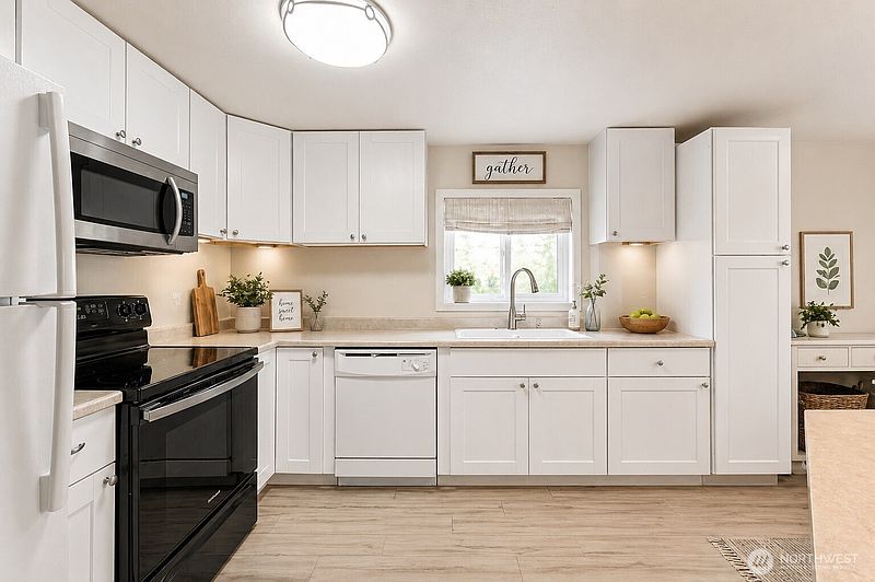 5th image of 10711 60th Street Ct #150