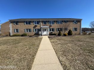 7 Windsor Ter APT D, Freehold, NJ 07728
