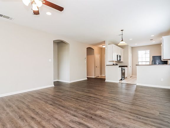 5th image of 408 Lead Creek Dr