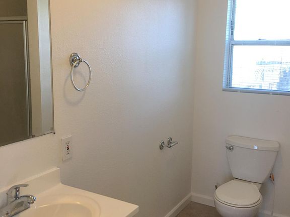3rd image of 31 Shasta Ave
