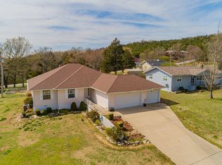 105 S Maple St, Blue Eye, MO 65611